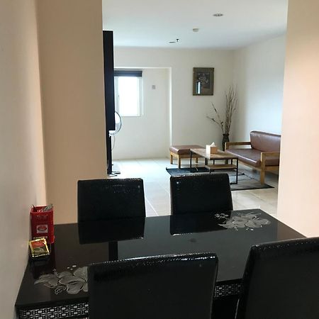 Queen Victoria Apartment Batam Habitación foto