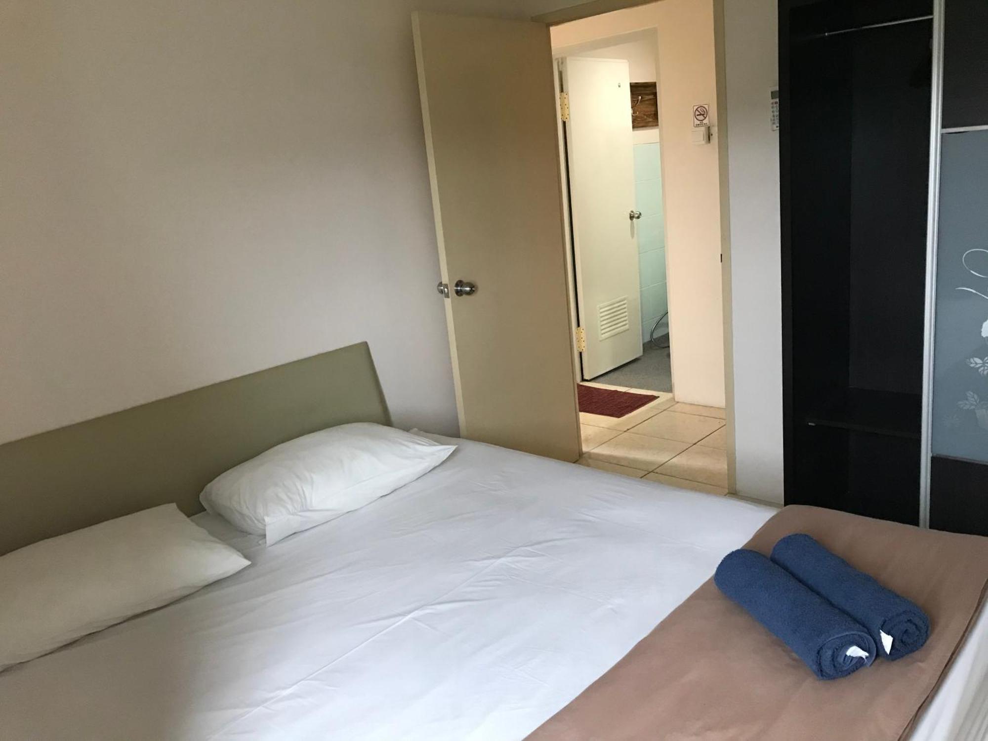 Queen Victoria Apartment Batam Habitación foto