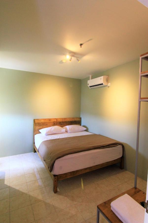 Queen Victoria Apartment Batam Exterior foto